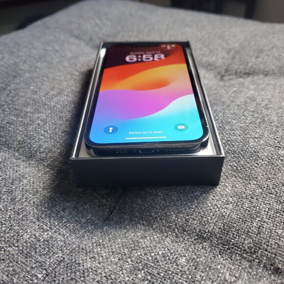 iPhone 13 Pro - 128GB - Picture 3 of 6